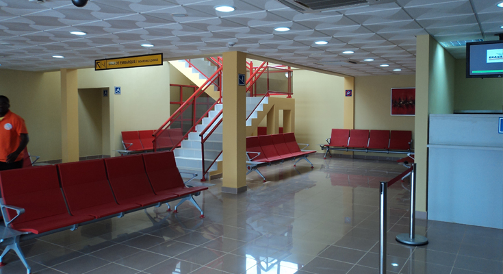 Aeropuerto, Ndalatando.